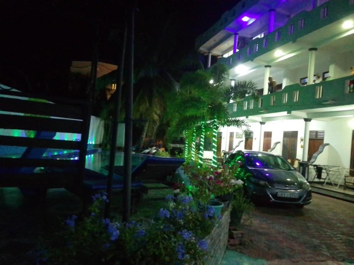 Liyanage Resort Мирисса Экстерьер фото