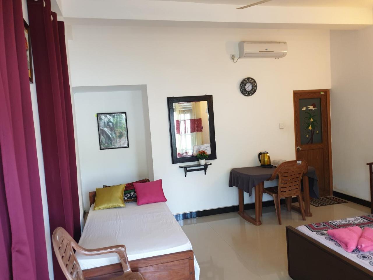 Liyanage Resort Мирисса Экстерьер фото
